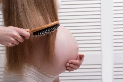 Выпадение волос при беременности
